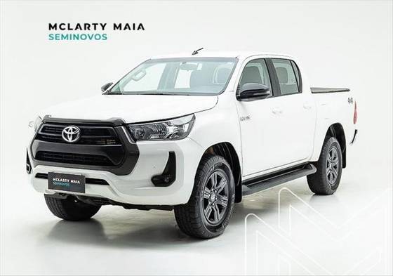 TOYOTA HILUX 2.8 D-4D TURBO DIESEL CD SR 4X4 AUTOMÁTICO TOYOTA HILUX 2.8 D-4D TURBO DIESEL CD SR 4X4 AUTOMÁTICO